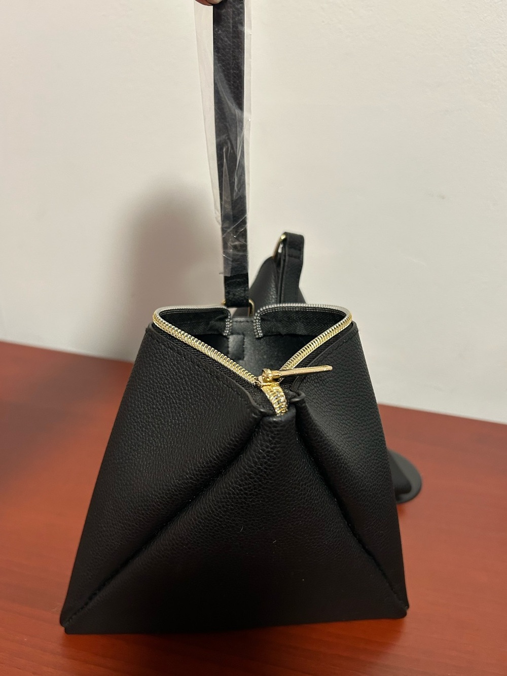 2xBlack Wristlets bags with gold zipper - Picture 4 of 5